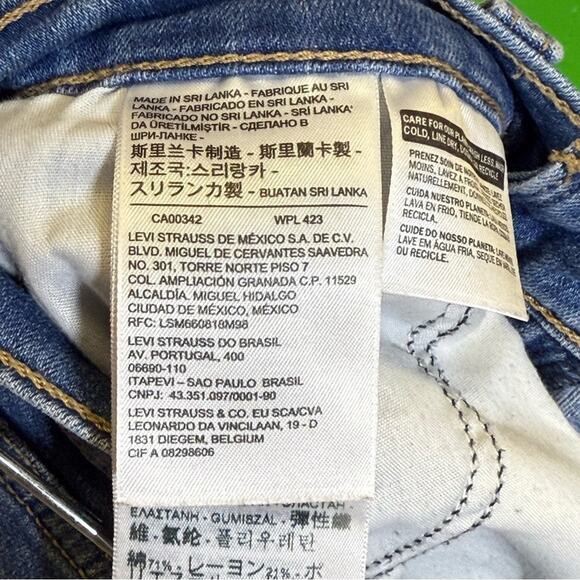 Levi's Blue Jean Shorts with Distressing. Size 25 High Rise. Excellent condition - Picture 6 of 9